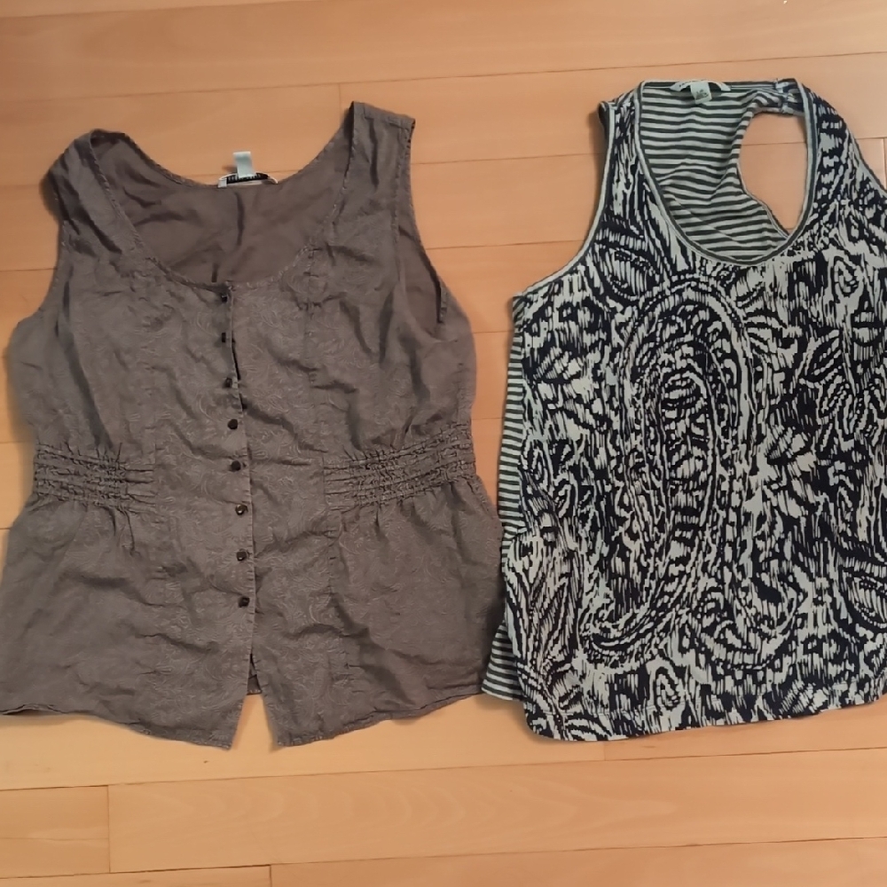 Banana Republic Sleeveless Blouse Tank Tops